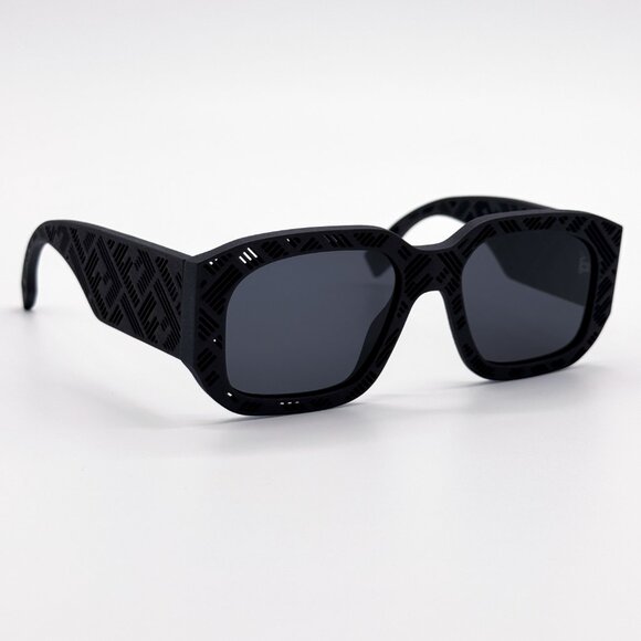 NEW FENDI FE40113I 02A MATTE BLACK UNISEX SUNGLASSES FENDI - Picture 6 of 15